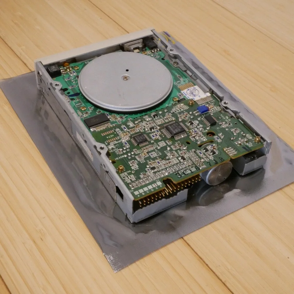 Mitsumi Newtronics D359T3  3.5 inch 1.44MB Internal Floppy Drive - Tested 51‎